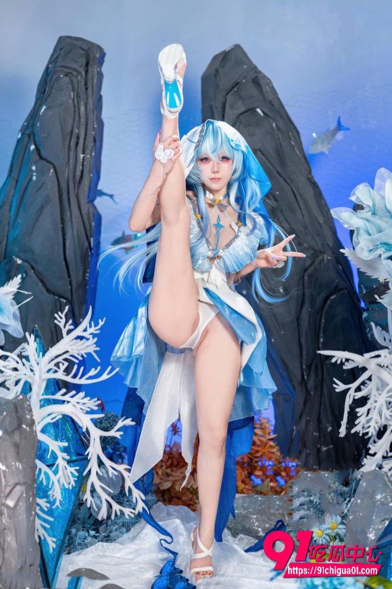 咬一口兔娘11月鸣潮守岸人cos裸舞3