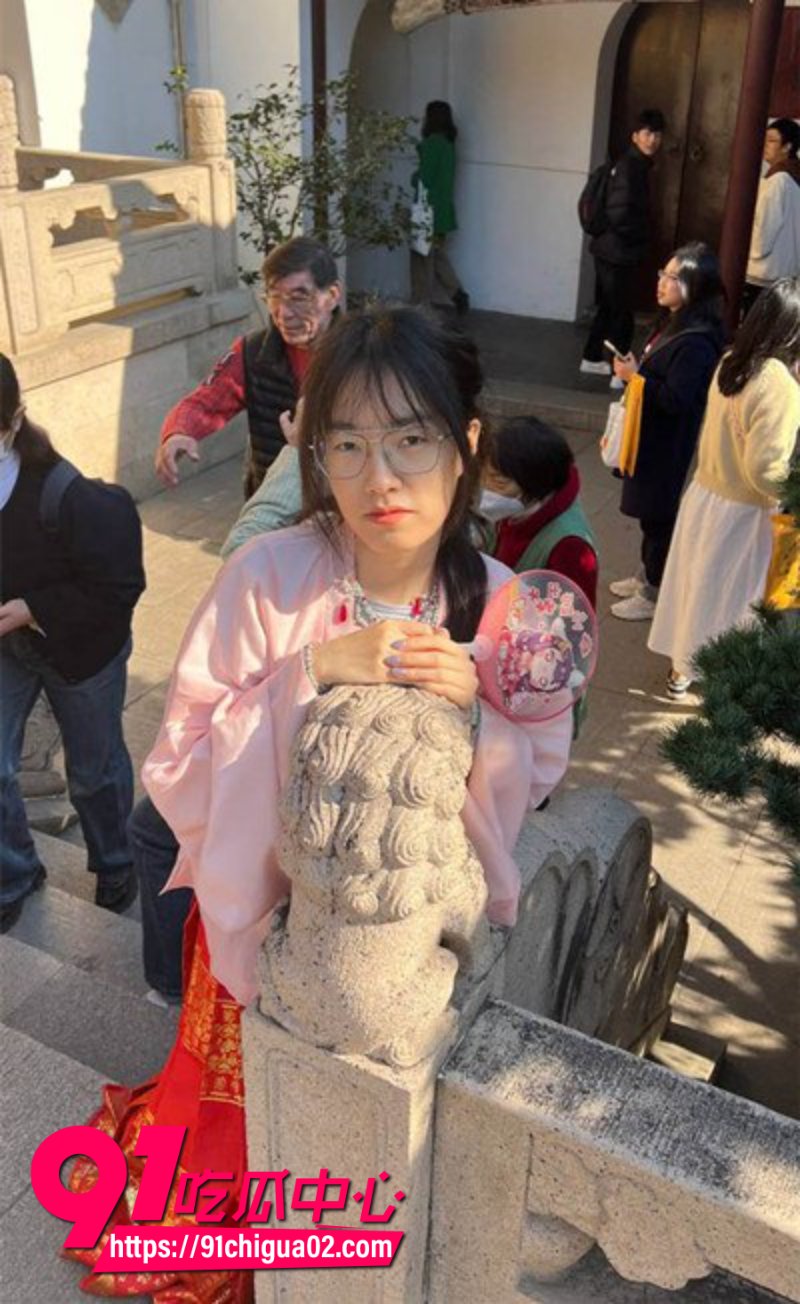 天津眼镜反差婊李逸瑕勾引邻居大叔偷情6 天津眼镜反差婊李逸瑕勾引邻居大叔偷情6