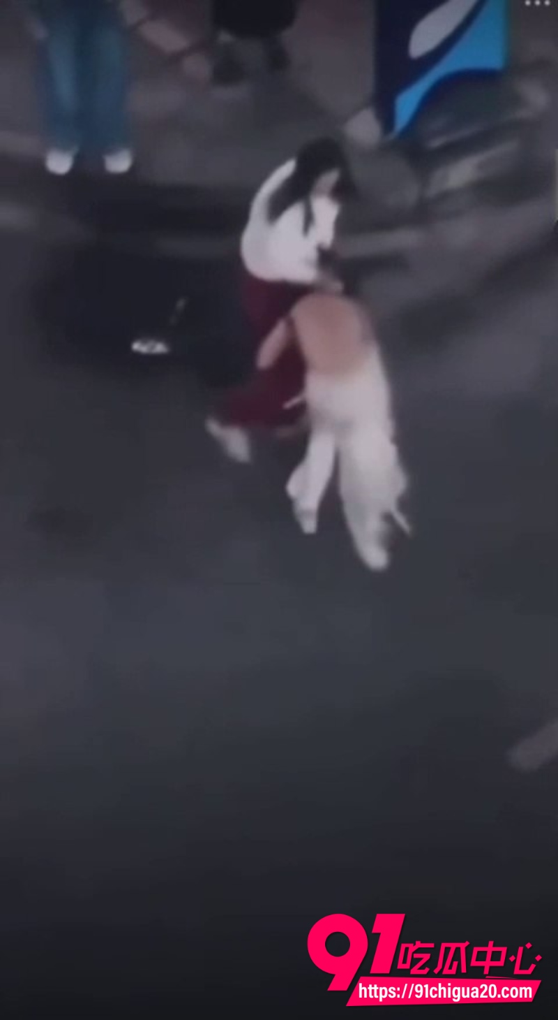潭万豪街头抓小三6 潭万豪街头抓小三6