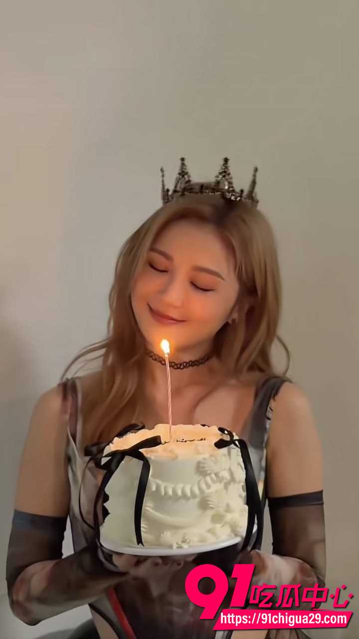 43岁阿Sa蔡卓妍闪婚小10岁健身教练林俊贤4