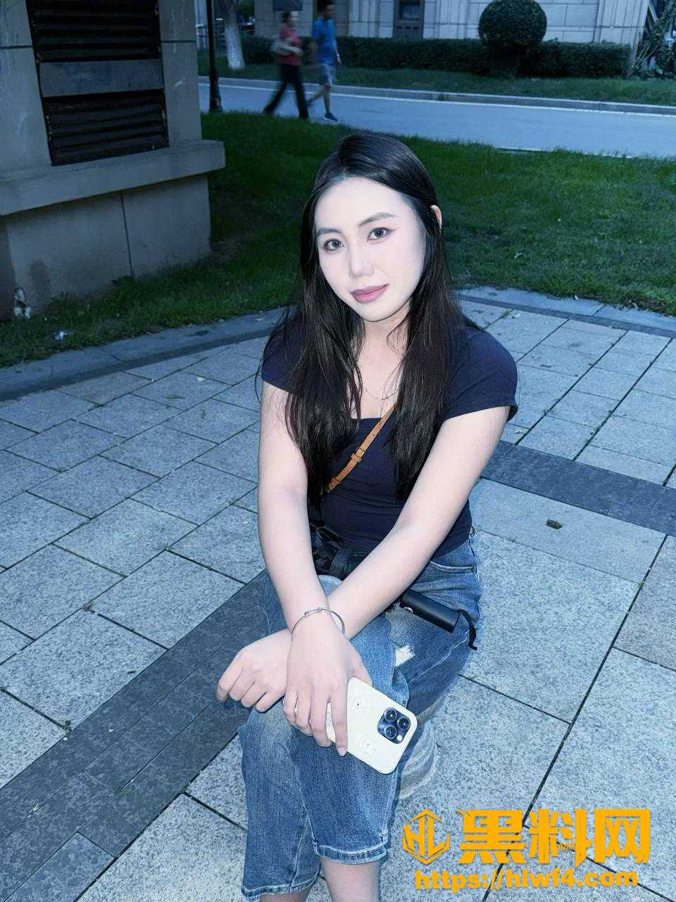 原创短篇小说 看片的时候被女同学发现 那夜寝室初尝禁果 至今都流连忘返