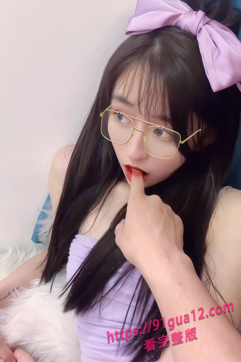 女大学生【初夜拍卖会】 这样的极品学生妹你出多少钱?