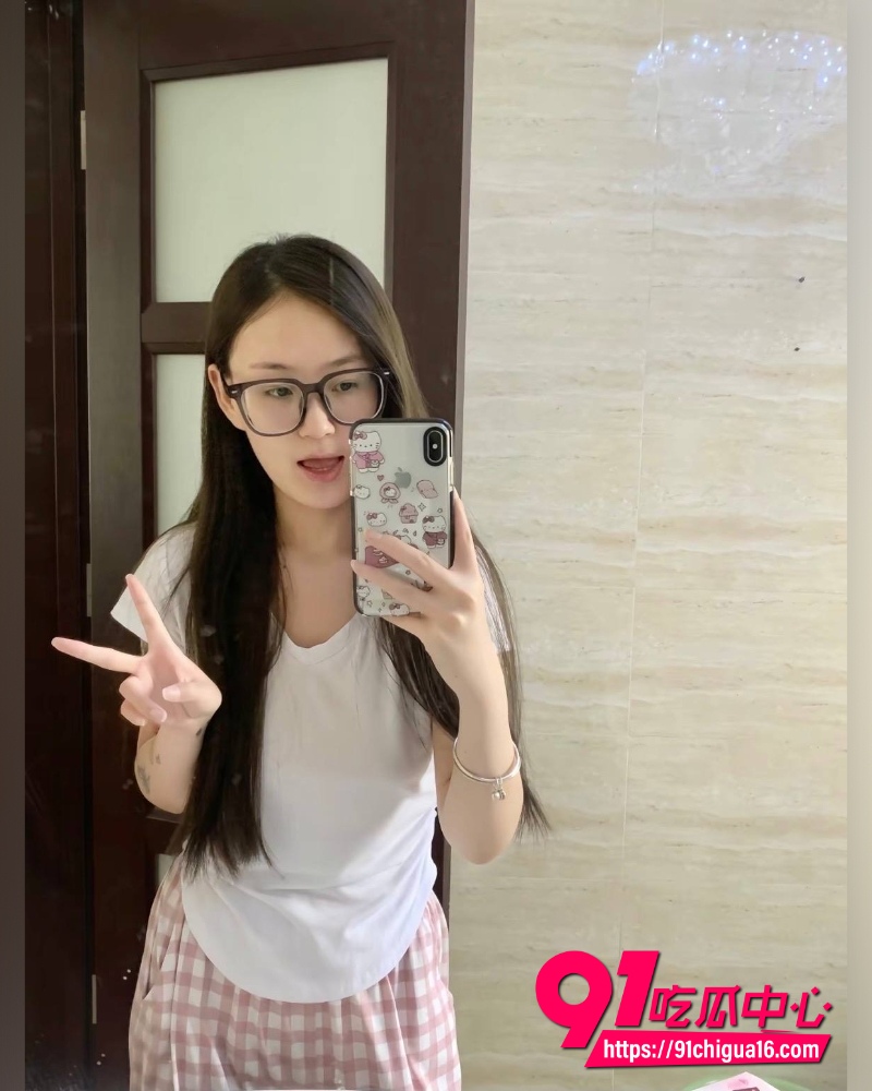 河南南阳师范学院王玥 27