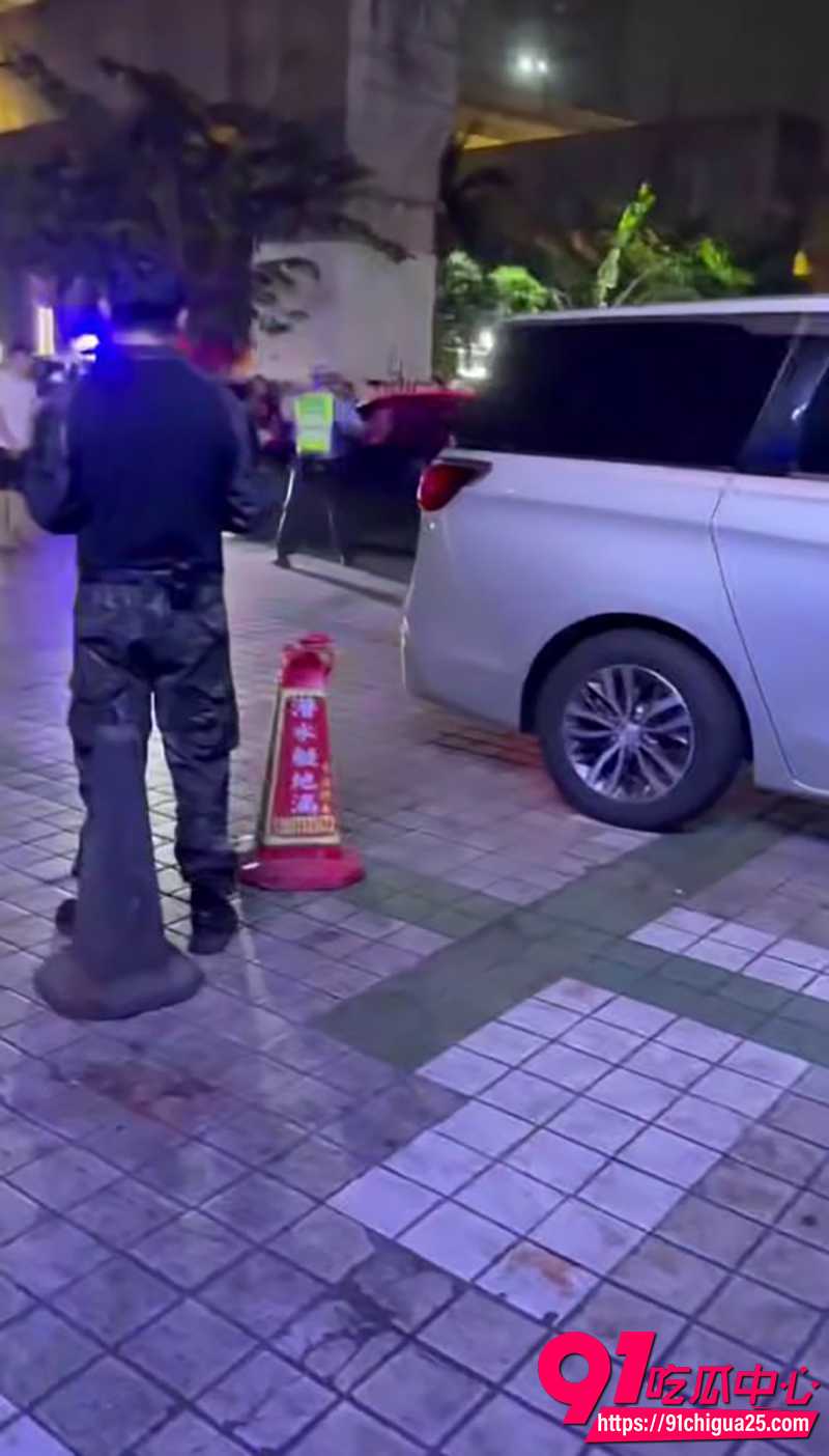 海口夜市男子驾驶轿车撞人 2 海口夜市男子驾驶轿车撞人 2