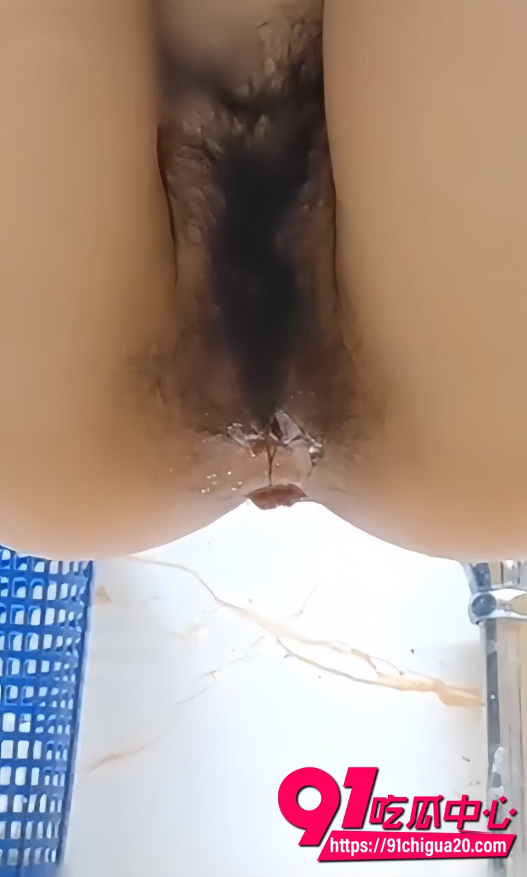大神偷拍女厕美女放尿视频9