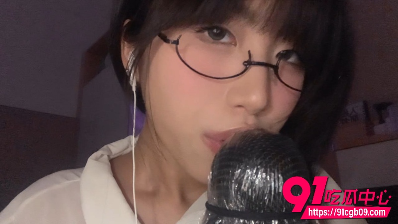 超反差眼镜少女 小0觉觉猪7