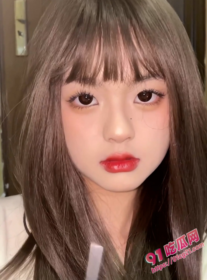 抖音网红走光合集!看看又是谁家的女神在发骚!
