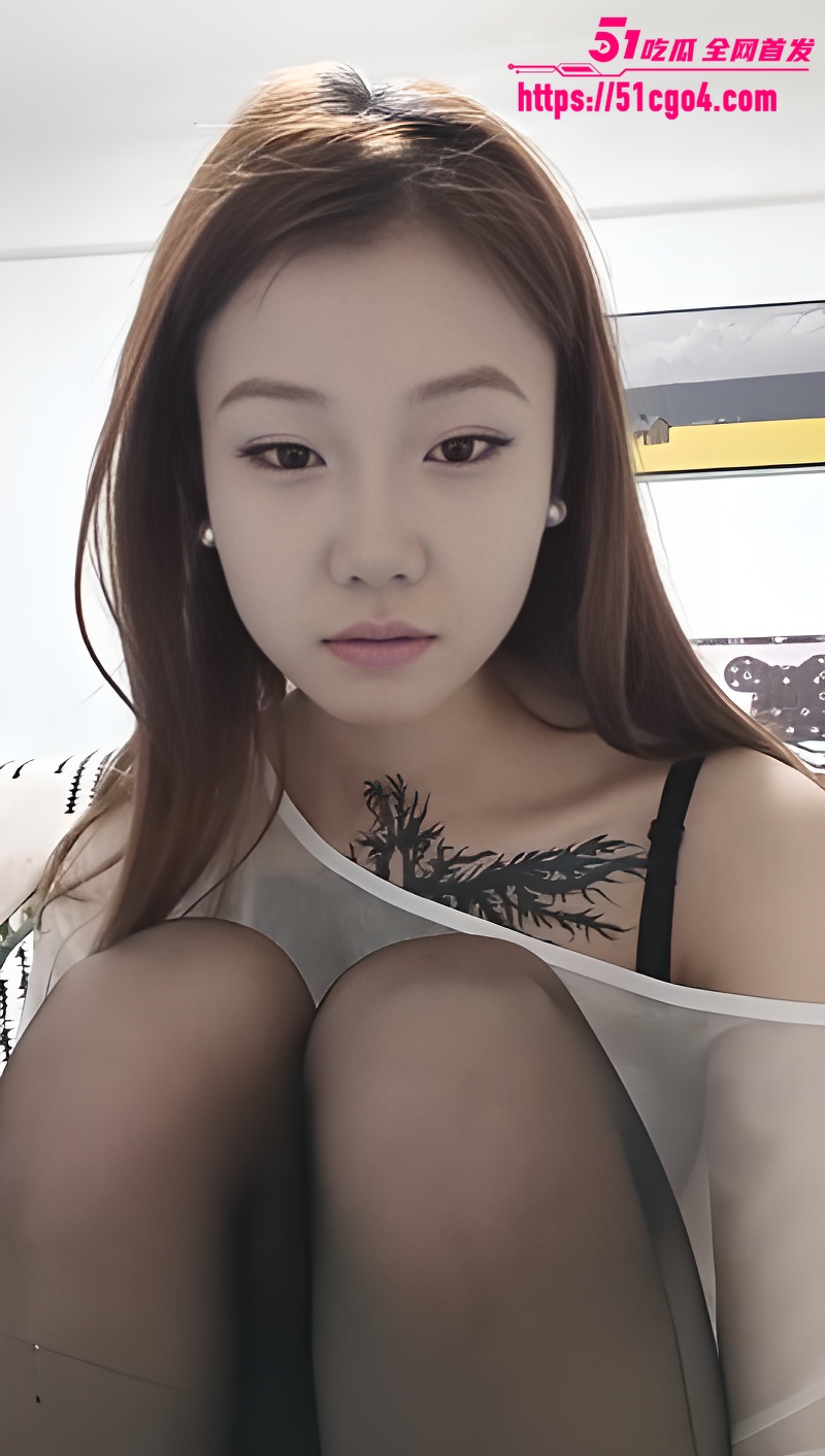 抖音纹身主播 碧梨付洁 黑丝美腿揉捏大奶 2 抖音纹身主播 碧梨付洁 黑丝美腿揉捏大奶 2