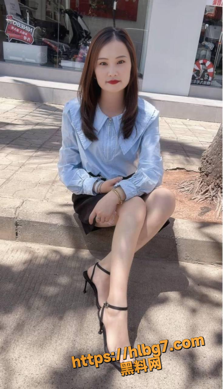 河南省小卖部老板娘 王薇 背着老公勾引富二代 极致手法体现专业程度 打桩性爱自拍！