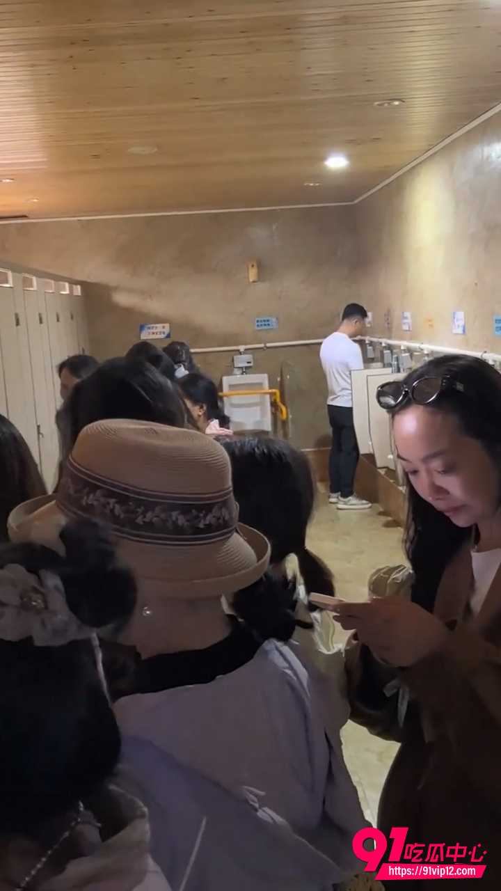 景区女厕2