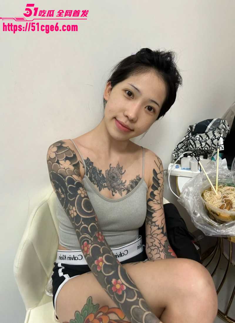 快手网红 高冷小美 与万重山直播PK 2 快手网红 高冷小美 与万重山直播PK 2