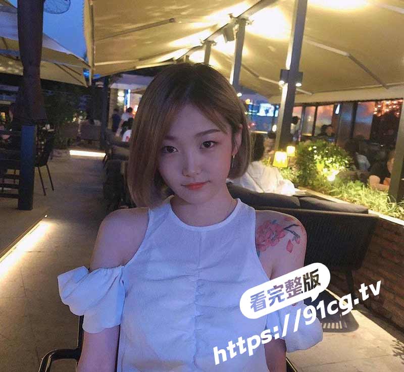 上海富家千金 遭前任曝光深喉吃屌视频 反差婊淫靡喘息瞬间兴奋