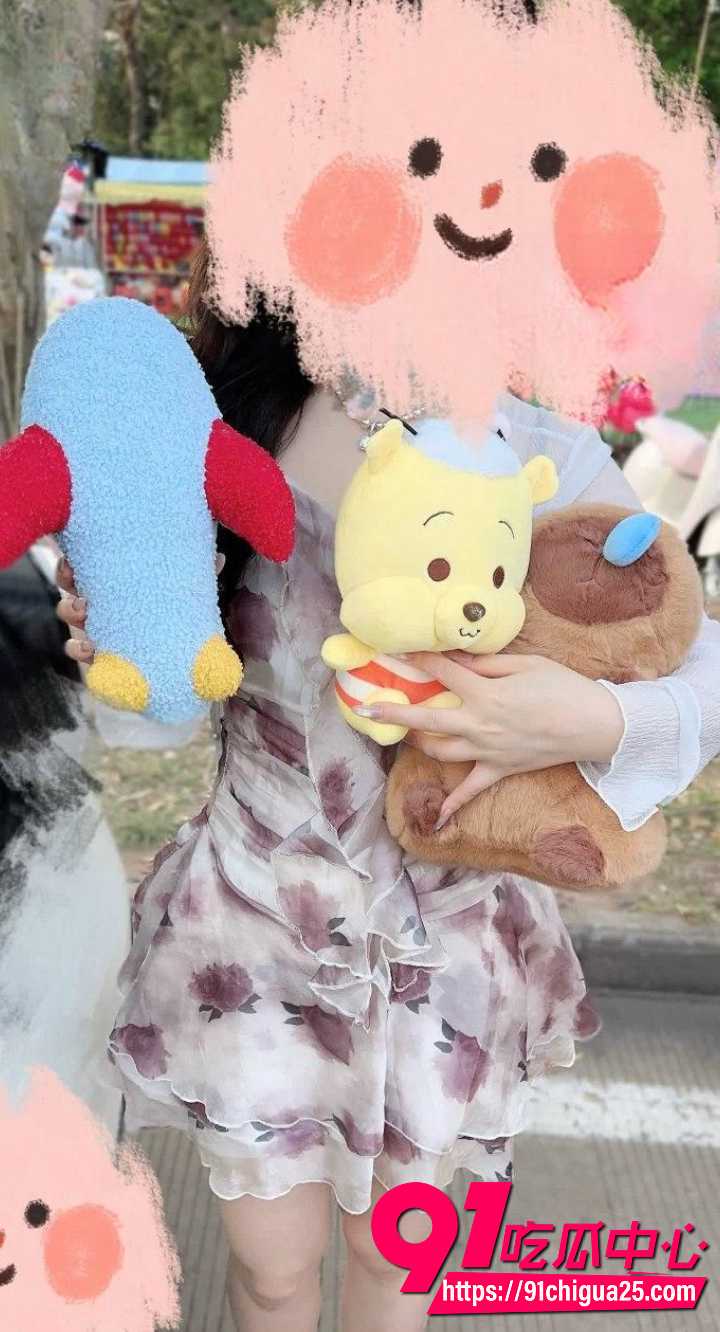 兄妹俩白天游乐场套圈放松晚上开房无套内射2