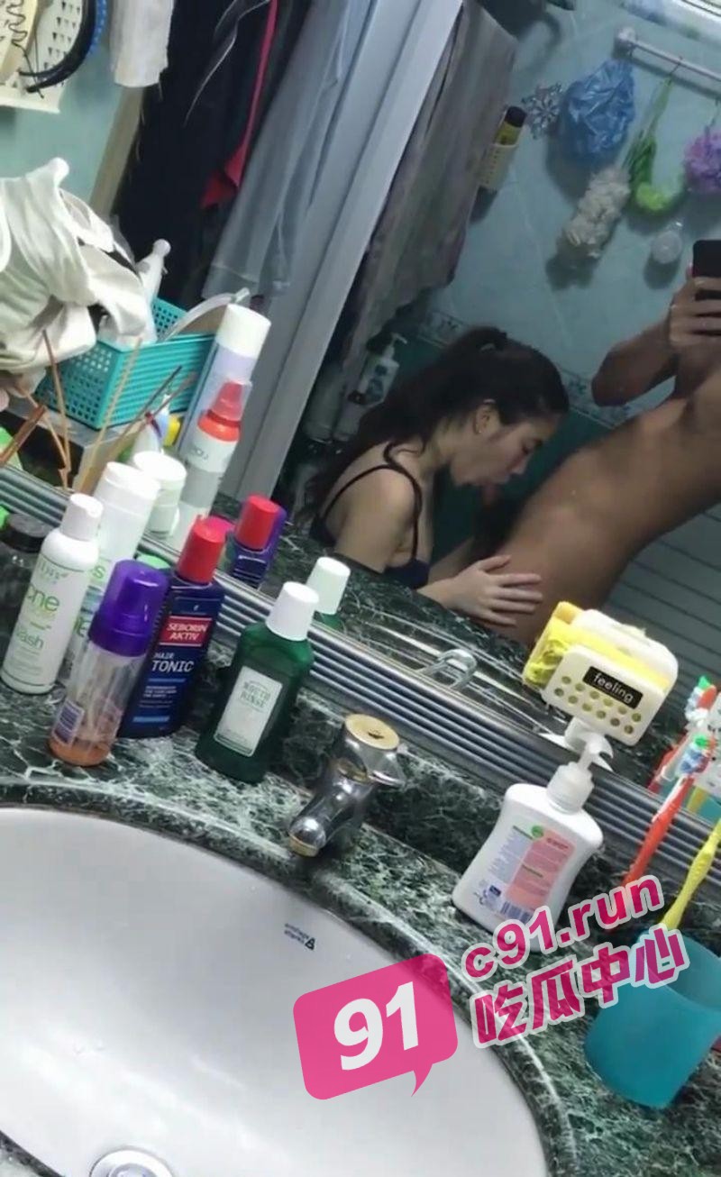 校园春色性爱泄密！江苏大奶女学生王思雨跪地上演吹箫绝技 表情爽到飞起！