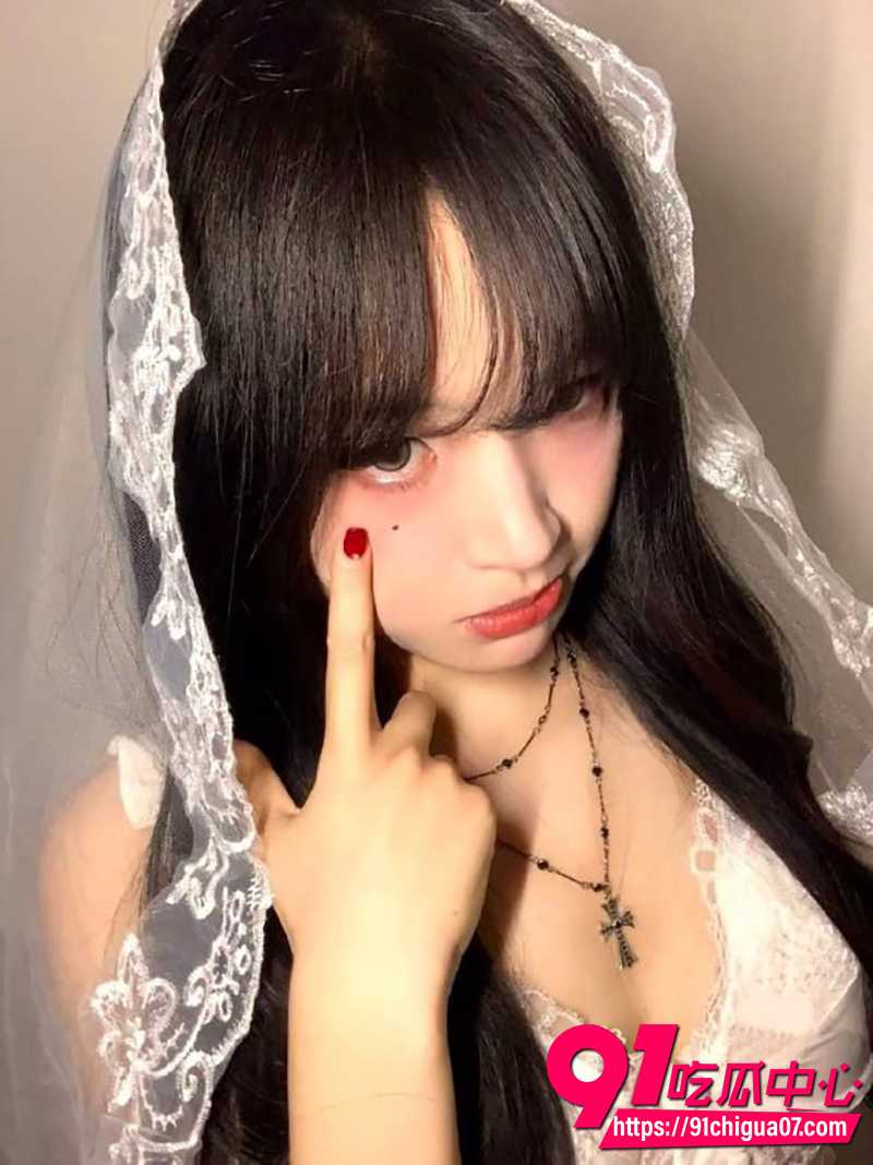 素人博主郑雨烟自拍福利 饥渴难耐肉棒玩具双洞齐开 女上位白嫩翘臀疯狂扭动 母狗气息拉满！