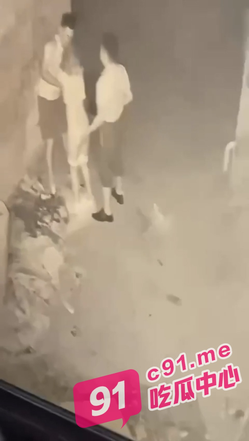 3_W_800px.jpg