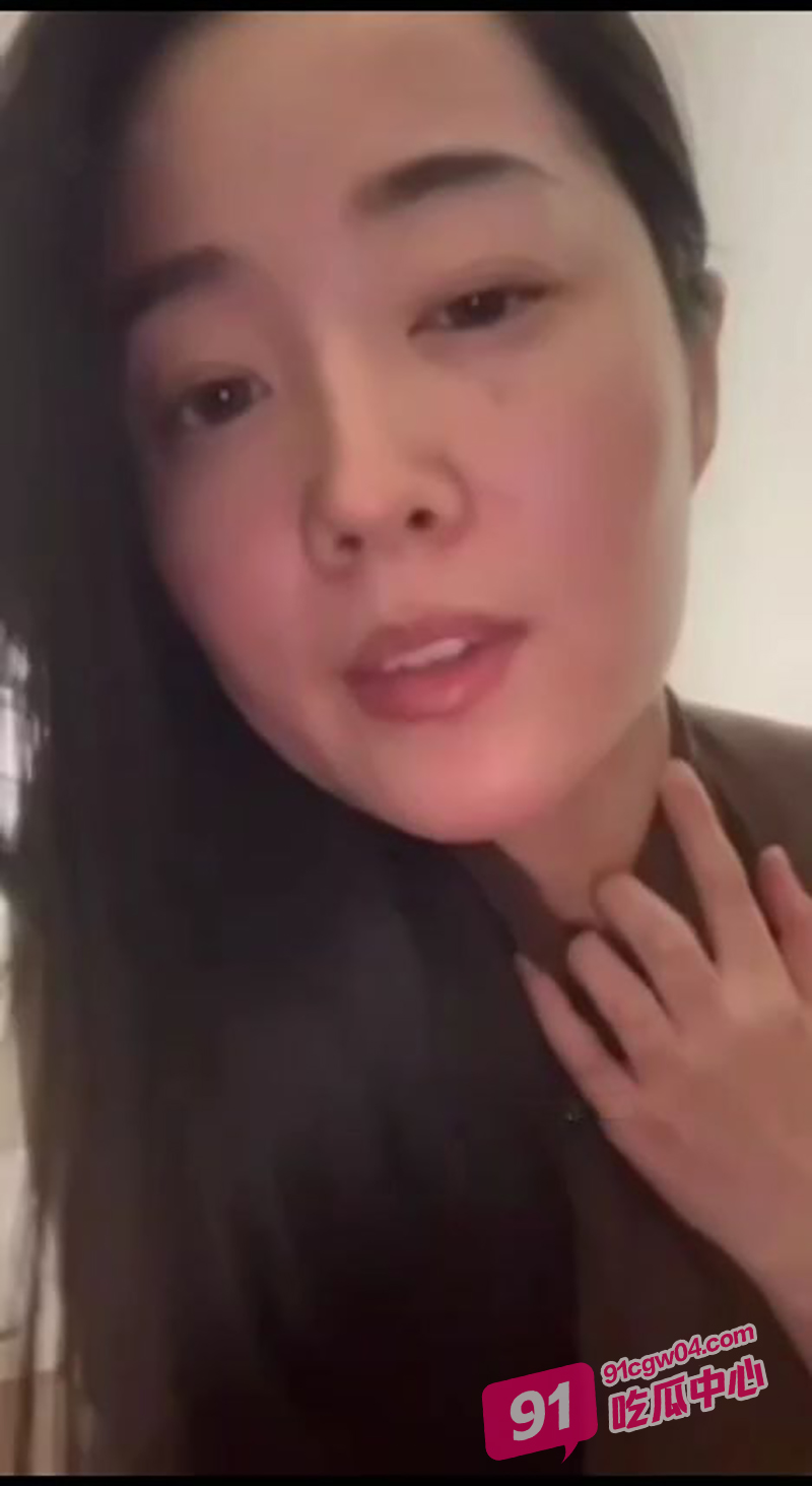 抖音29岁美少妇豹什么豹 榜一大哥定制私拍 露脸掰穴完美呈现 激情抠逼淫骚至极!