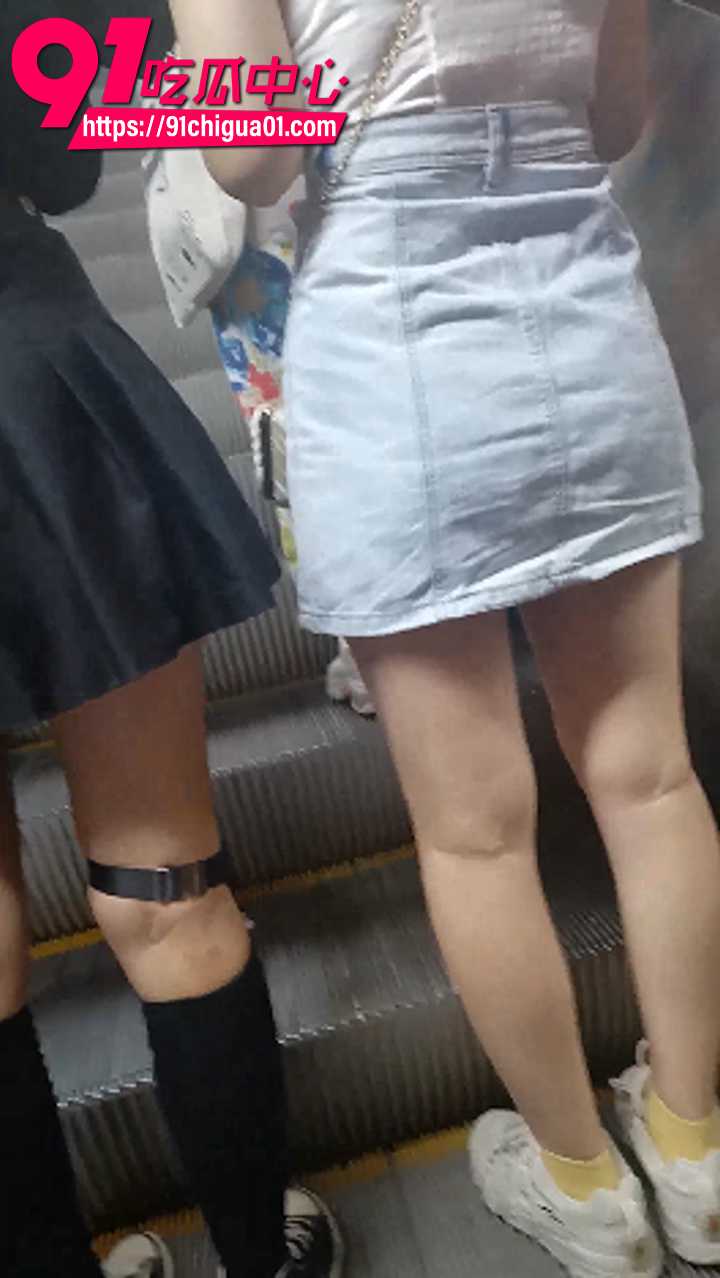 地铁涂鸦性感美少女4