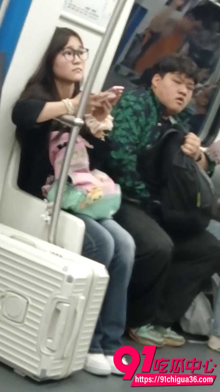 地铁反差猛男公开打飞机5 地铁反差猛男公开打飞机5