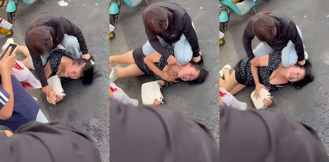 河北保定正信购物中心 原配当街怒撕小三 压在身下猛拽内裤 下手极为狠辣！