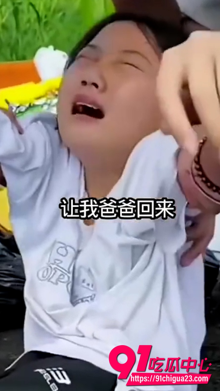 张雪峰女儿张婕菡发文破防全网 天上文曲星换届选中了爸爸 泪目铁汉柔情！