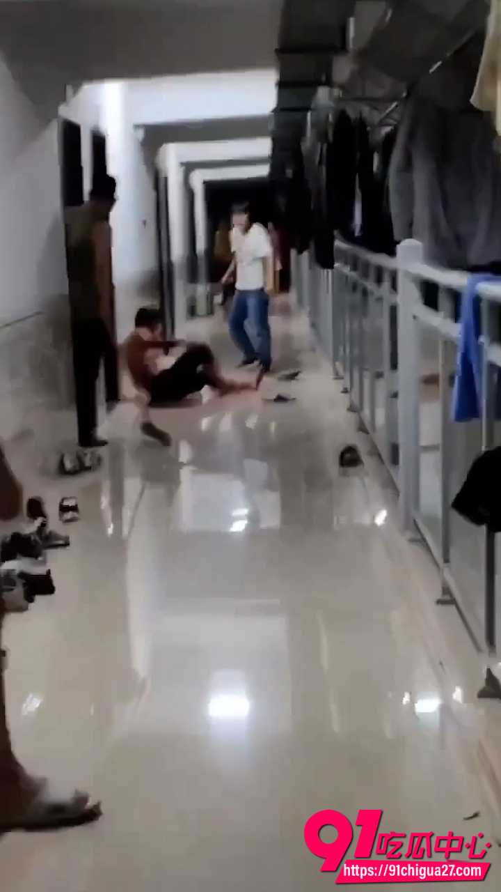 广东一厂区宿舍突发砍人惨案1