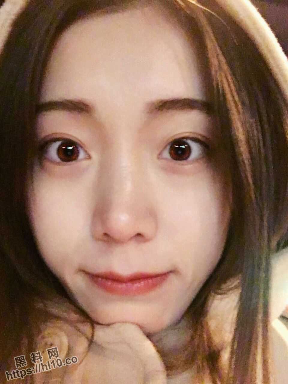 天津财经大学“吴晶晶”身为大二母狗学姐在恋爱期间被大一摄影学弟给开发爆操！