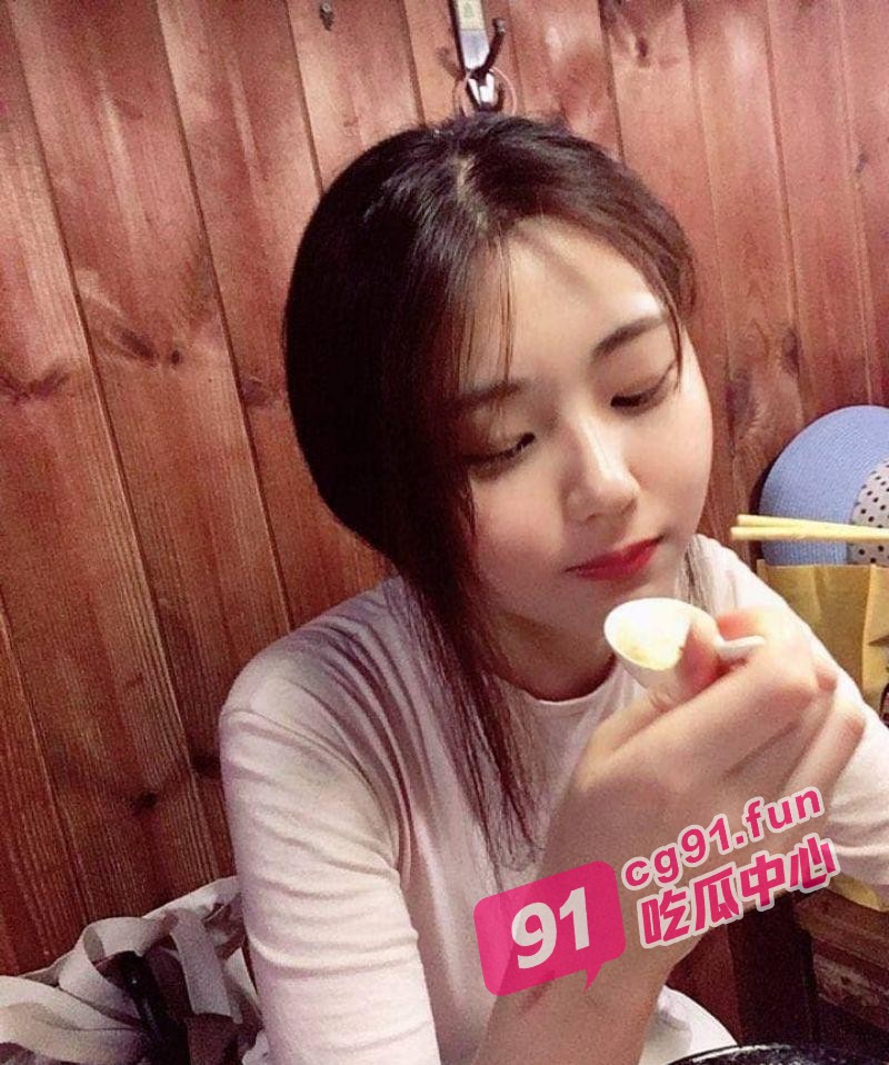“我的女友会喷水” 高冷女友酷爱潮喷 屌口并用让她飘飘欲仙!