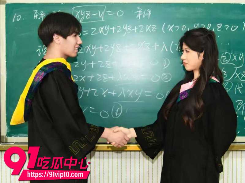 沧州交通学院成年女大学生怀孕后被甩 妹子直接在宿舍楼下围堵渣男 让他当众下跪