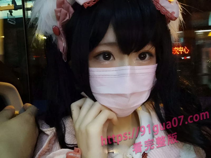 大哥漫展重金拿下学生妹 床上体验让人羡慕～ 配图3