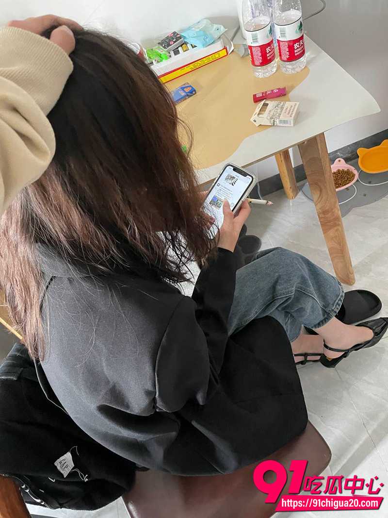 推特约啪大神乾隆下江南 酒店约啪红发骚货 拍视频叫嚣帽子叔叔有本事就来抓他！