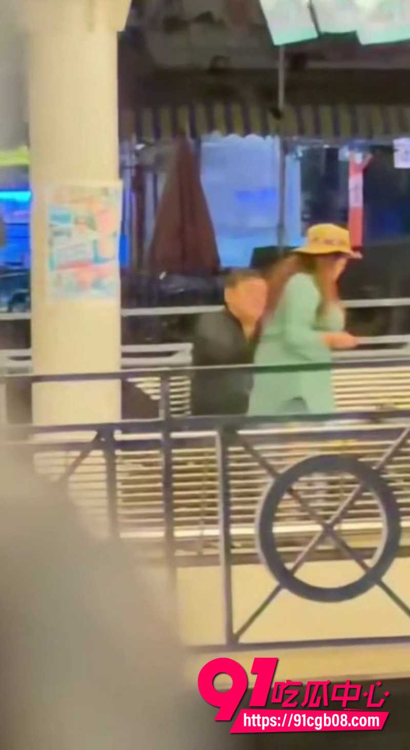 香港长洲码头惊现六旬男女上演活春宫6
