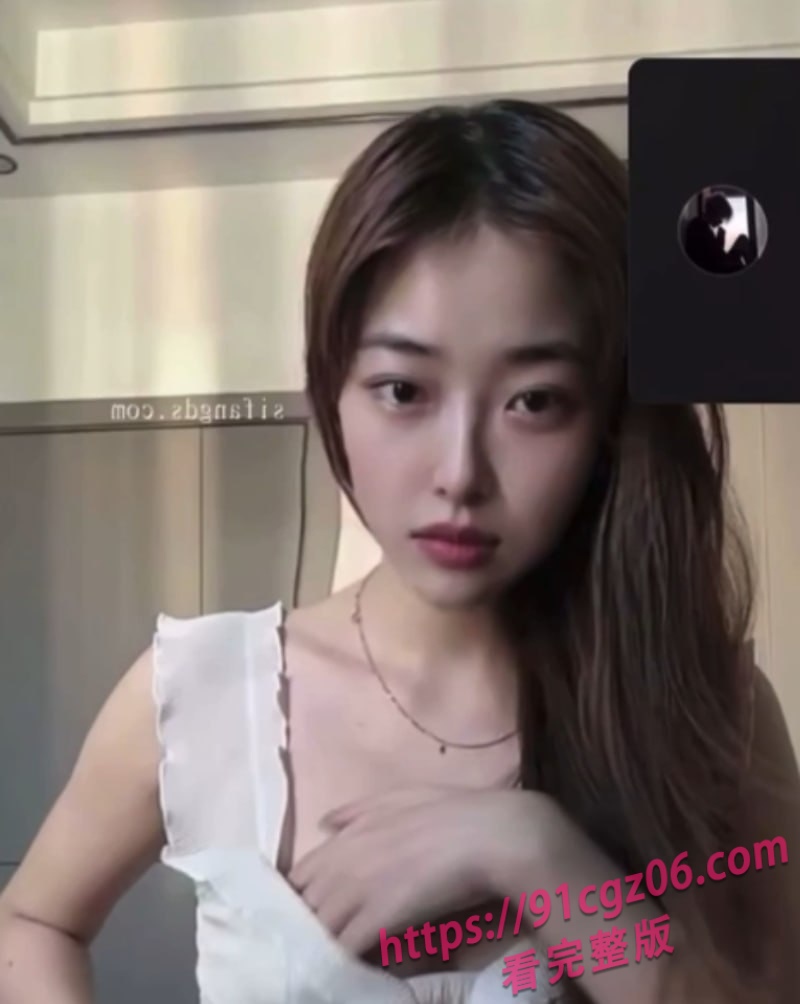 女大学生裸聊视频1.jpg