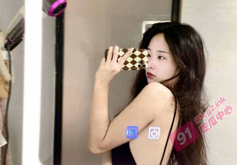 瓜友曝光～沈阳极品反差婊宋薇薇 在家是善解人意的妻子 在外则是瓜友的肉便器 ！