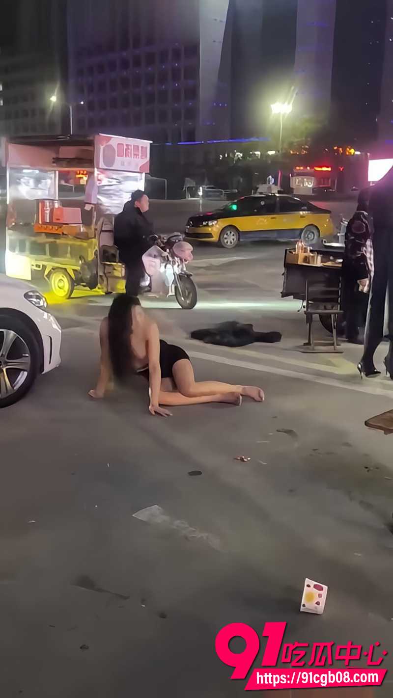 3老太太骂美女人妖 2