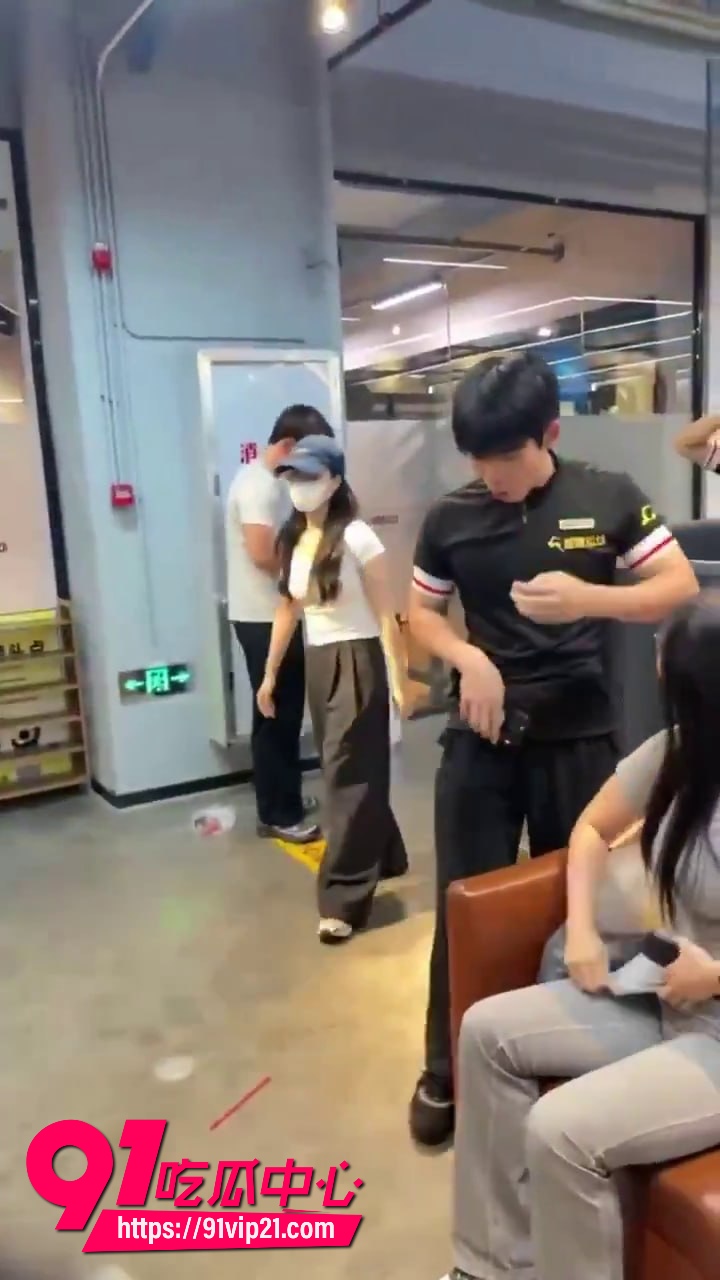 哥们脚踏两只船被找上门8 哥们脚踏两只船被找上门8