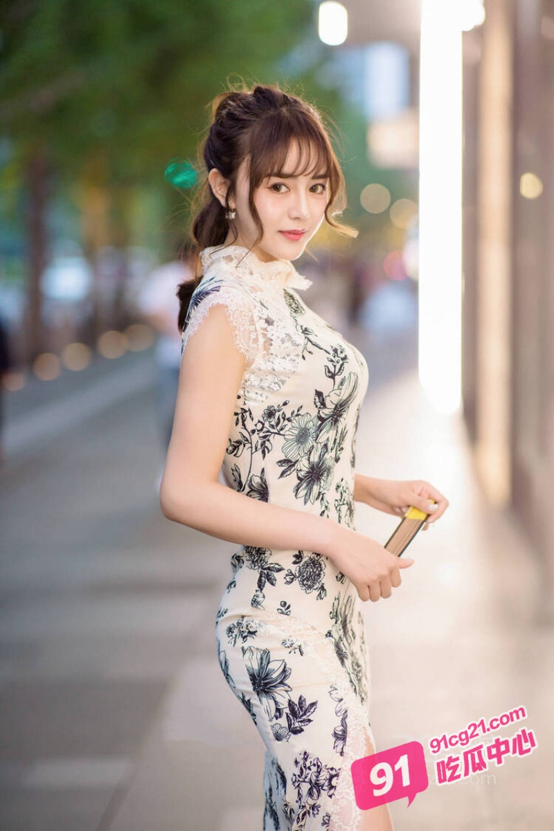 肤白貌美旗袍白虎女神 后入调教风骚不已 口爆吞精毫不含糊！