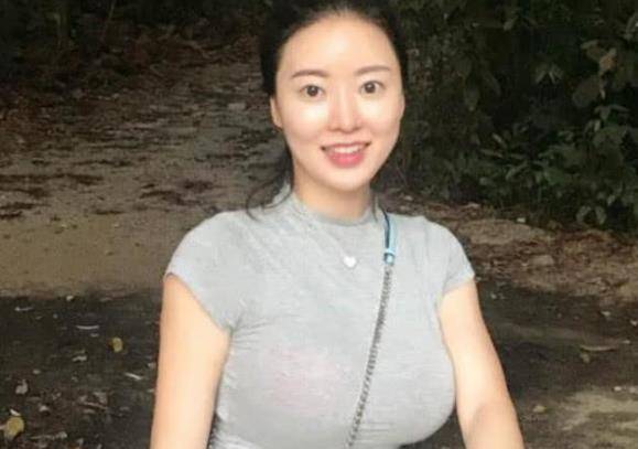 因刘强东爆红的蒋娉婷 魔鬼身材炸裂 清纯东方脸西方丰满身材 想低调都难 配图5
