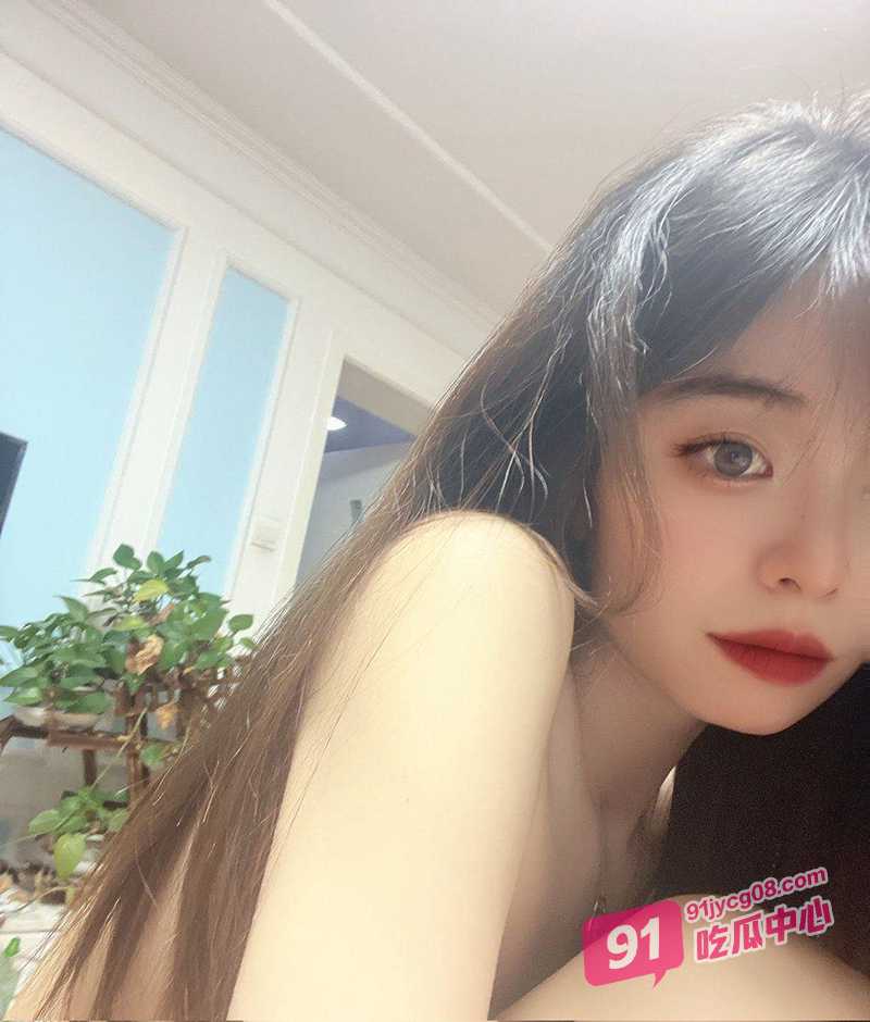 青海00后学生妹黄裕被包养视频流出 完美炮架性感诱人～