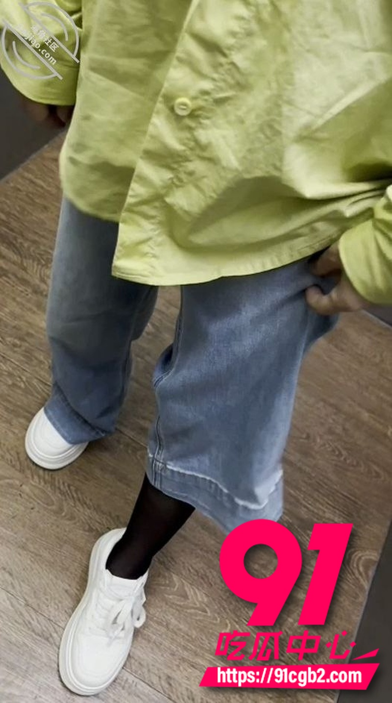 海角乱伦姐姐的奶味原创 车库操姐姐红内裤拨开直接插 电梯丝袜挑逗到车内骑乘射满套子1