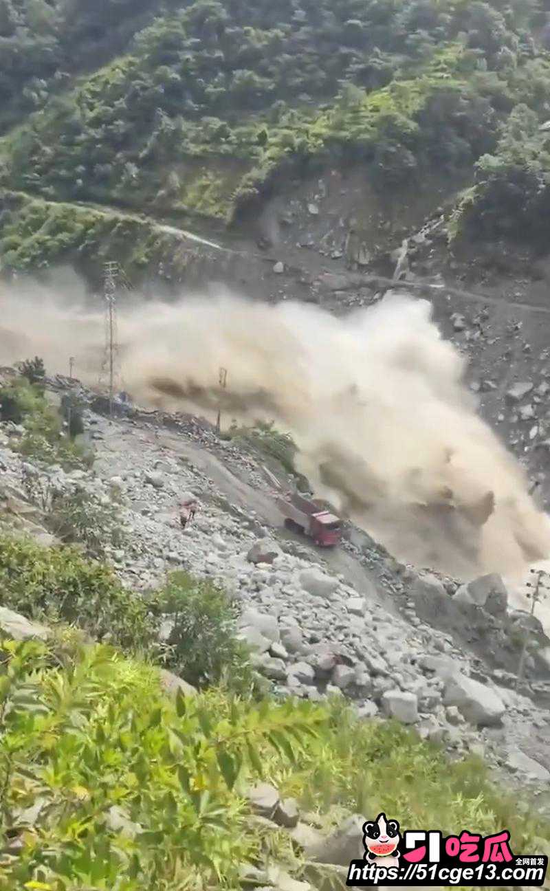 西藏日喀则突发泥石流 12 西藏日喀则突发泥石流 12