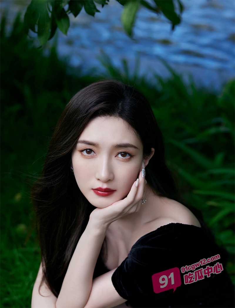 AI换脸明星江疏影～性感黑丝女老师为奖励学生 刺激激情的多p性爱！ 配图