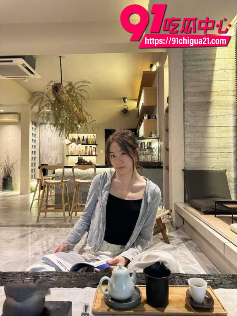 推特大神深圳第一深情 约炮极品女护士性爱激战 妹子纤细娇躯差点被玩坏了