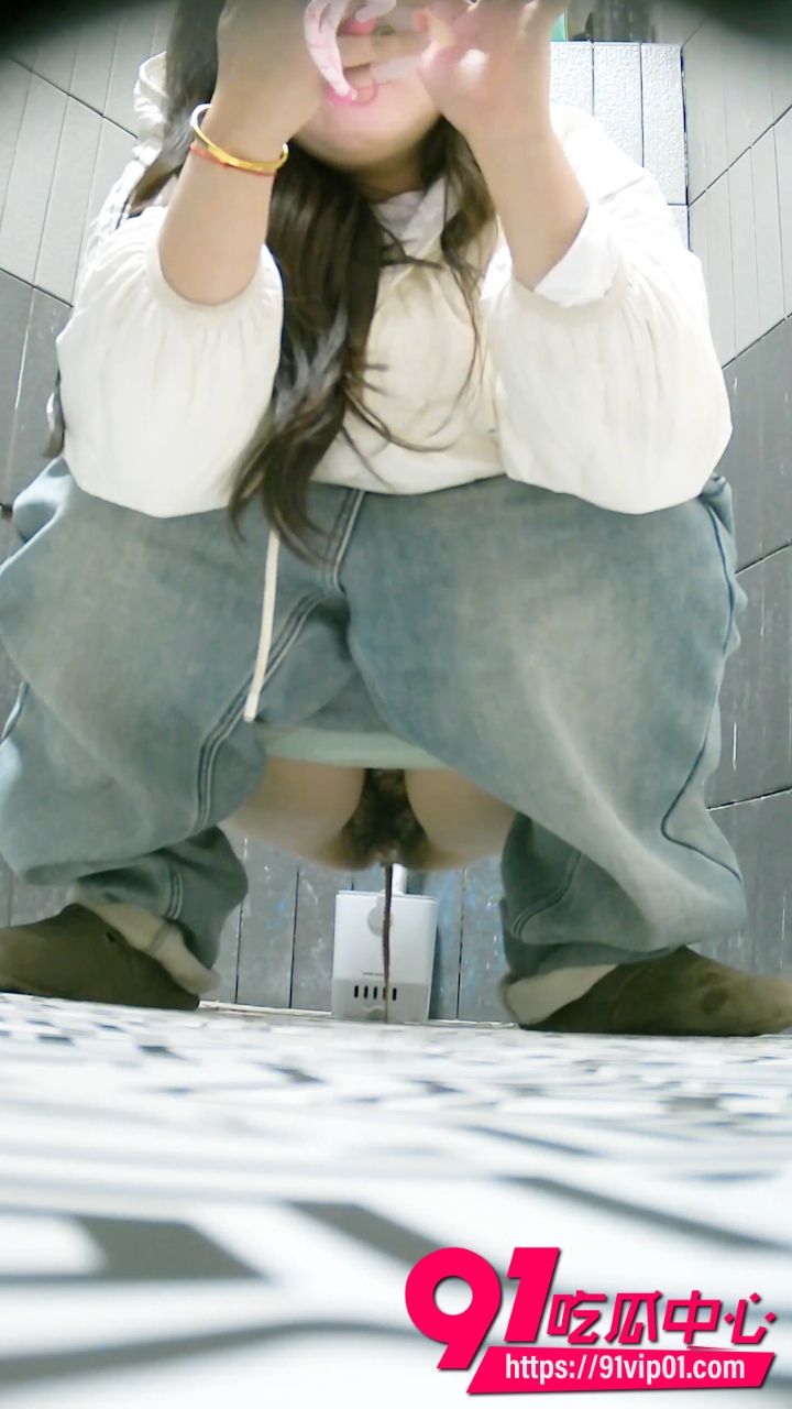 商场女厕偷拍3 商场女厕偷拍3
