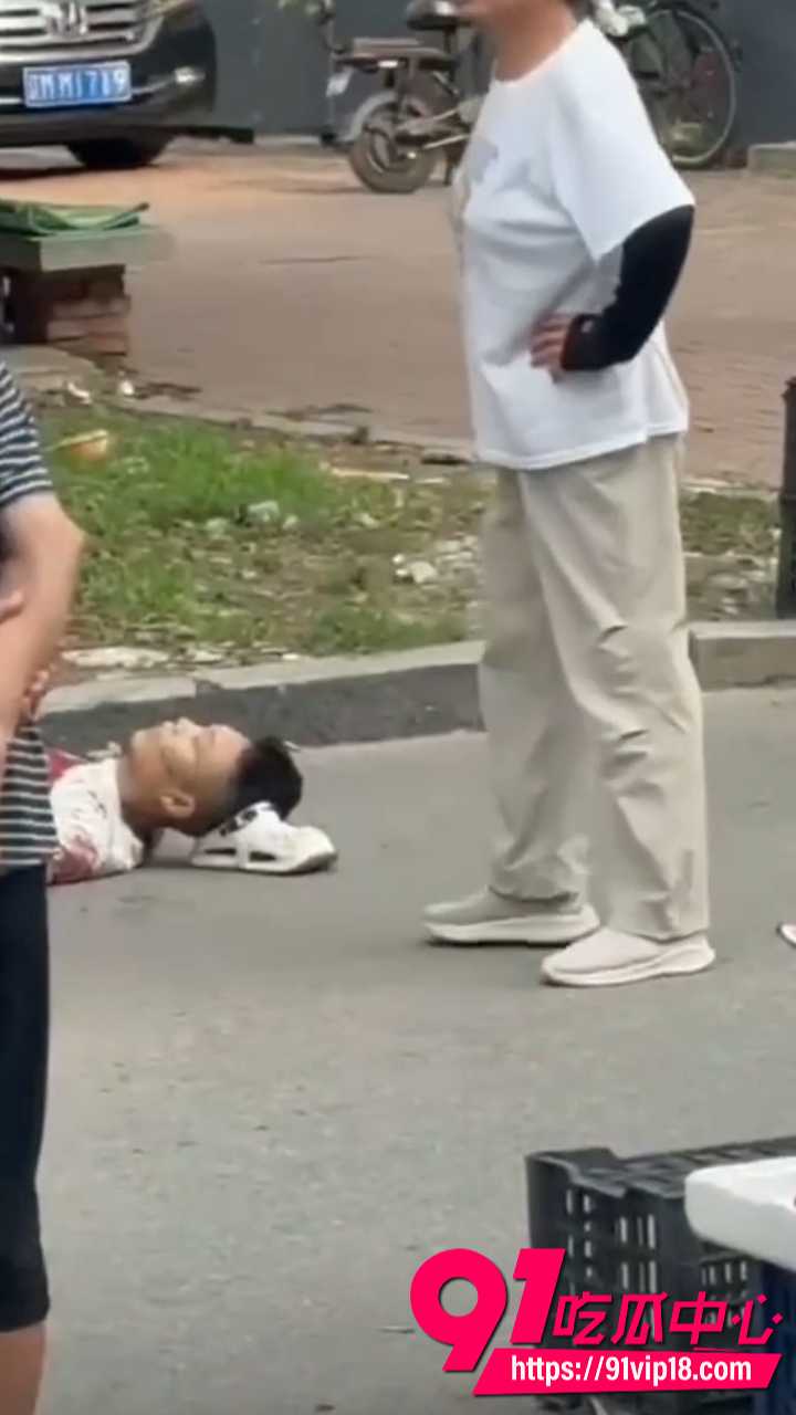 男子搞别人老婆被杀 8