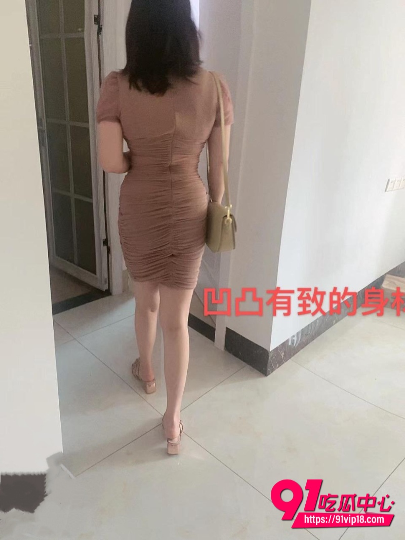 海角社区 我的长腿嫂子丝袜控原创 大哥打电话催促回家 太着急不小心内射了嫂子