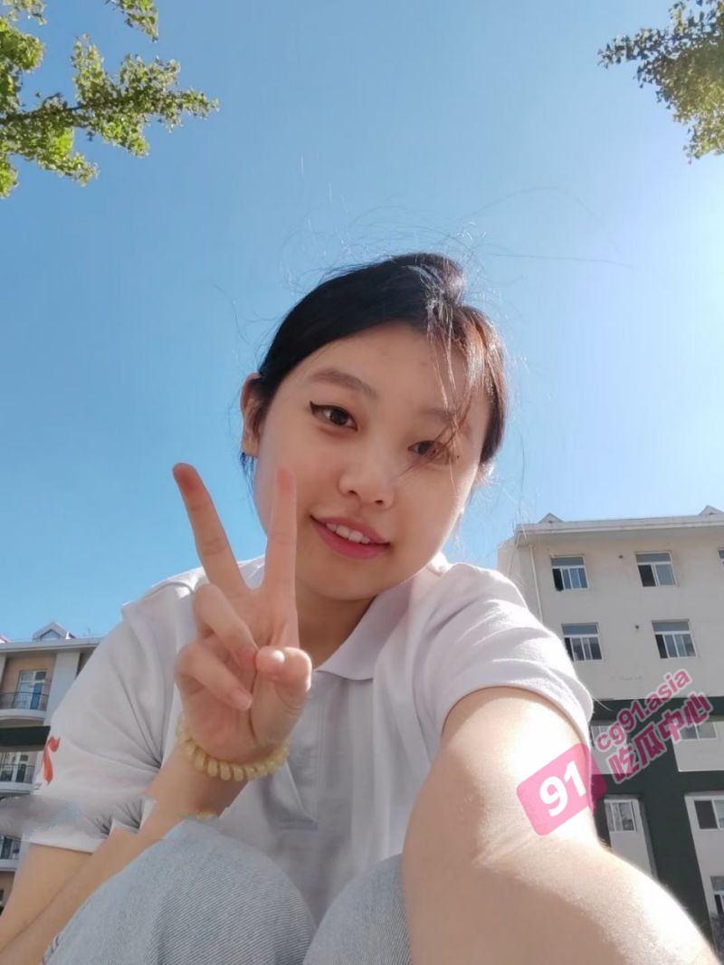 山东烟台大二清纯学妹李牧～小小年纪性爱技术却早已炉火纯青 “我可不是小女生了哟”