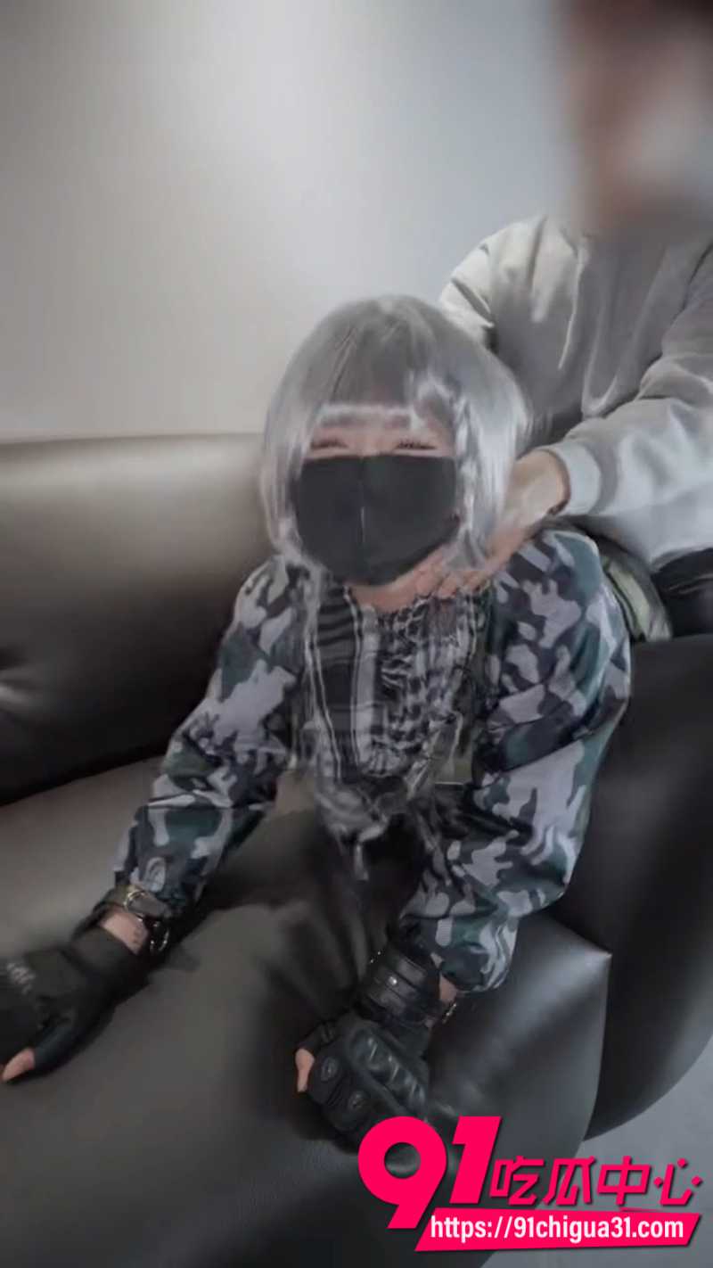 推特福利姬小狗pro身穿三角洲cos服被主人SM调教5 推特福利姬小狗pro身穿三角洲cos服被主人SM调教5