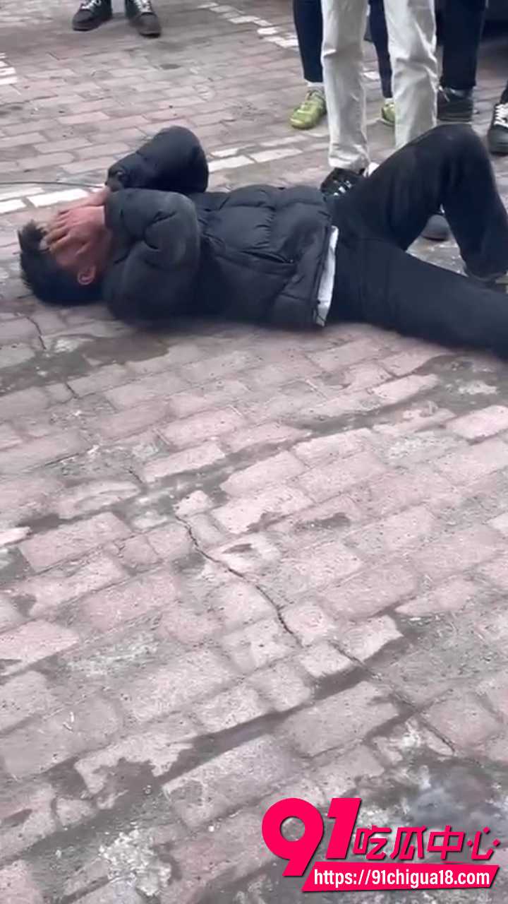 山东精神小伙单挑变群殴7 山东精神小伙单挑变群殴7