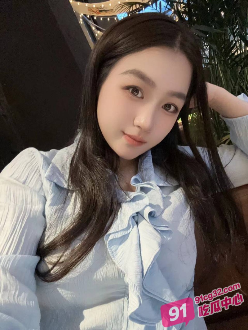探花男给富婆当姘头 不仅偷拍还偷钱 ！可怜人傻钱多的富婆钱肉两空！ 配图3